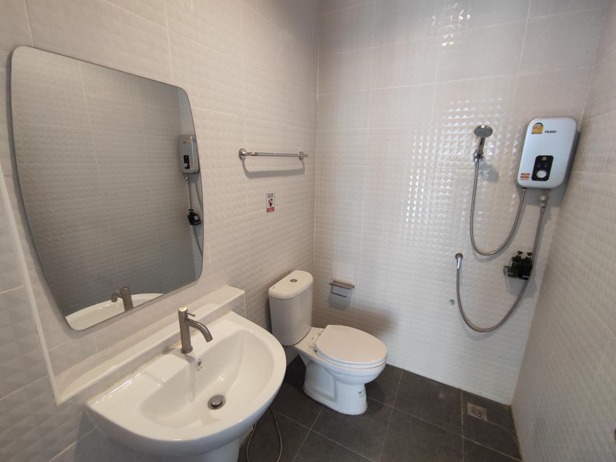 Life Hotel Rong Khun Ban Mai  외부 사진